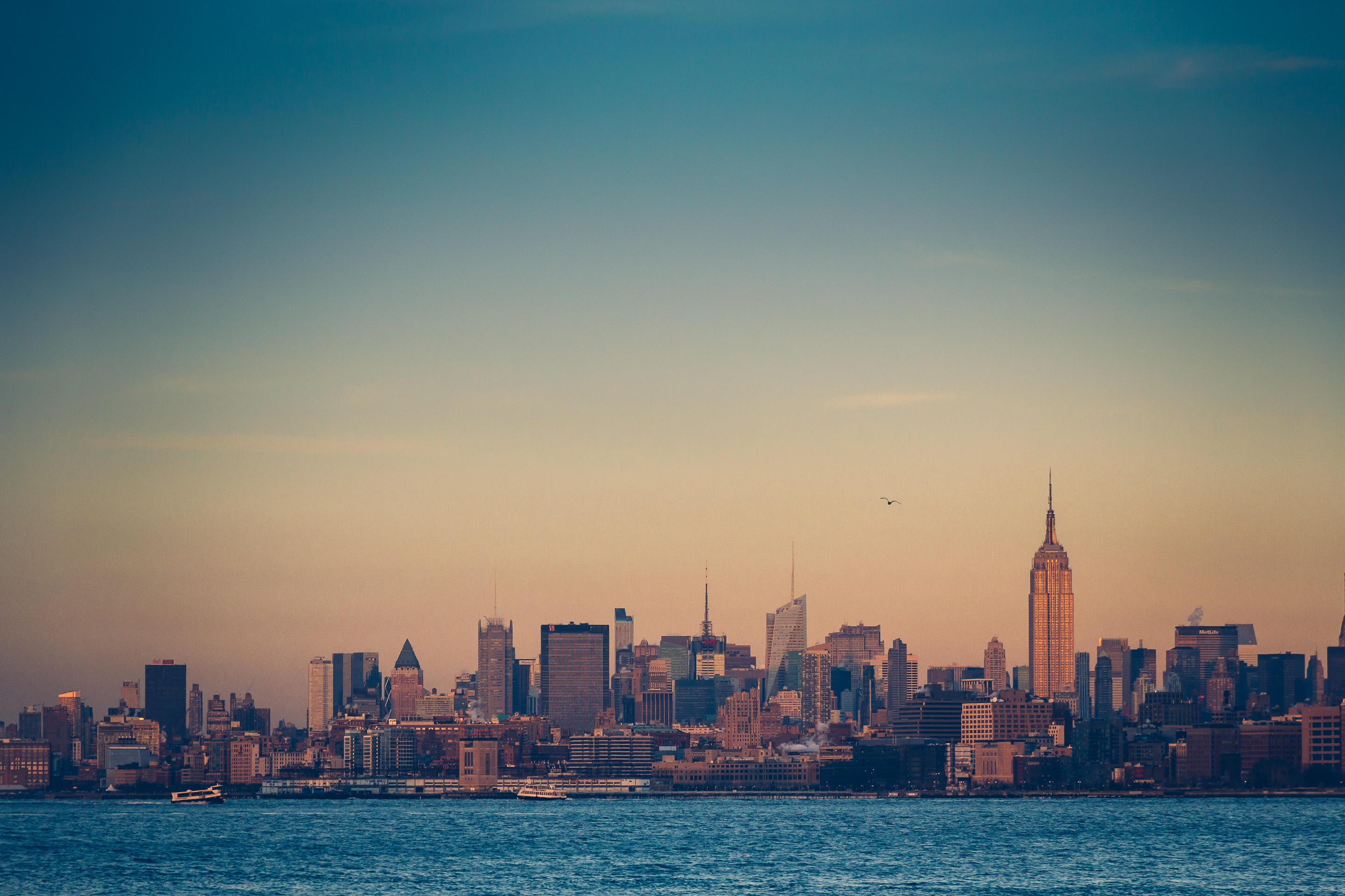 231 · Blue sunset Manhattan
Click to view previous post