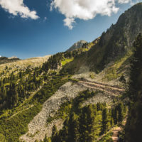 385 · The lakes trail